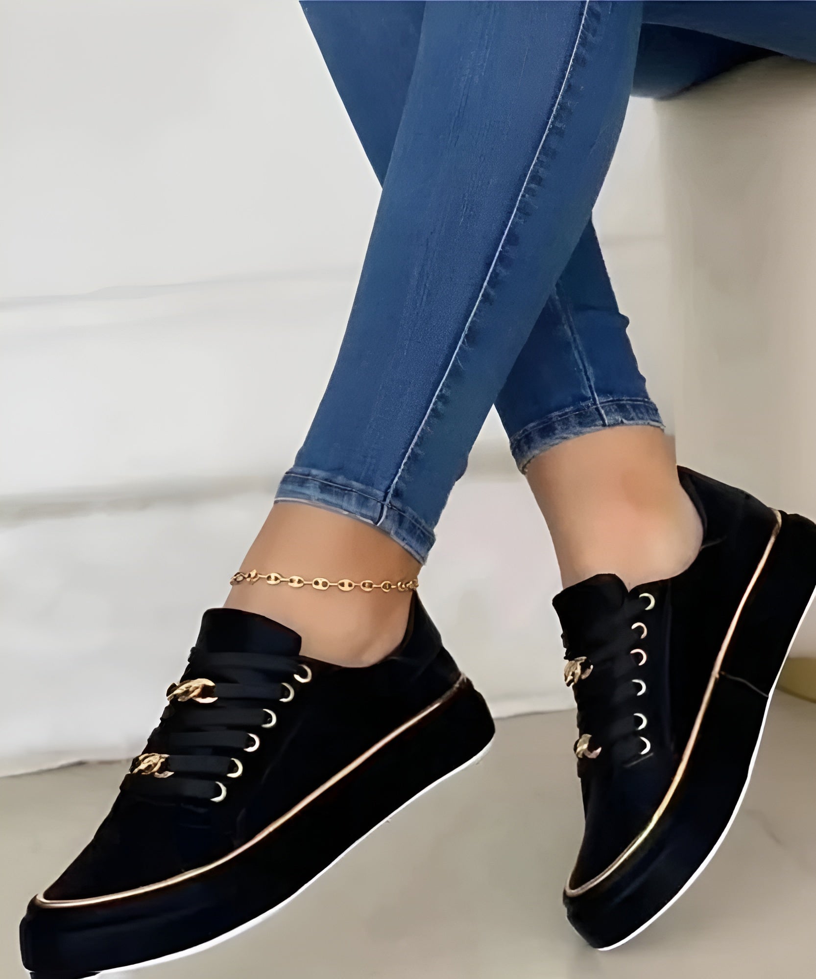 Black / 12